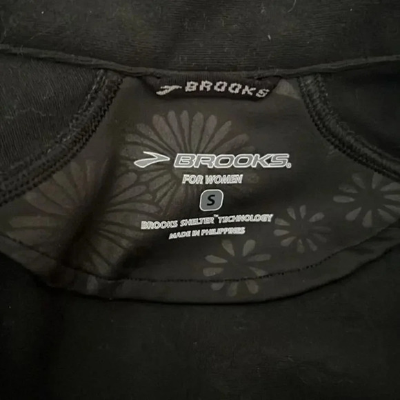 Brooks running reflective jacket size small - Picture 6 of 8